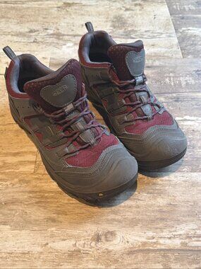 KEEN Logan Waterproof Hiking Boots Gray & Maroon Women’s 11